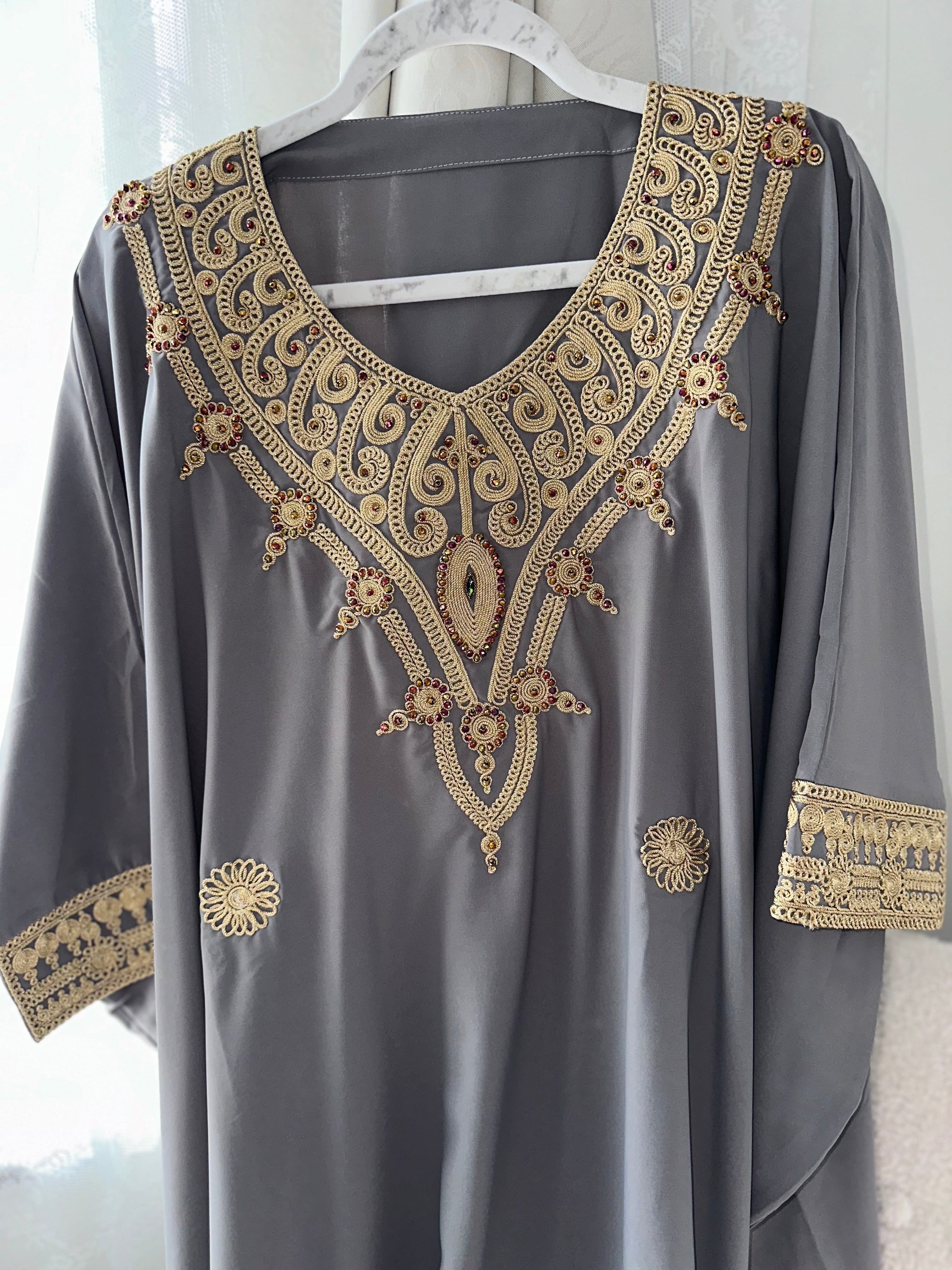 Die Farasha/Abaya Yara