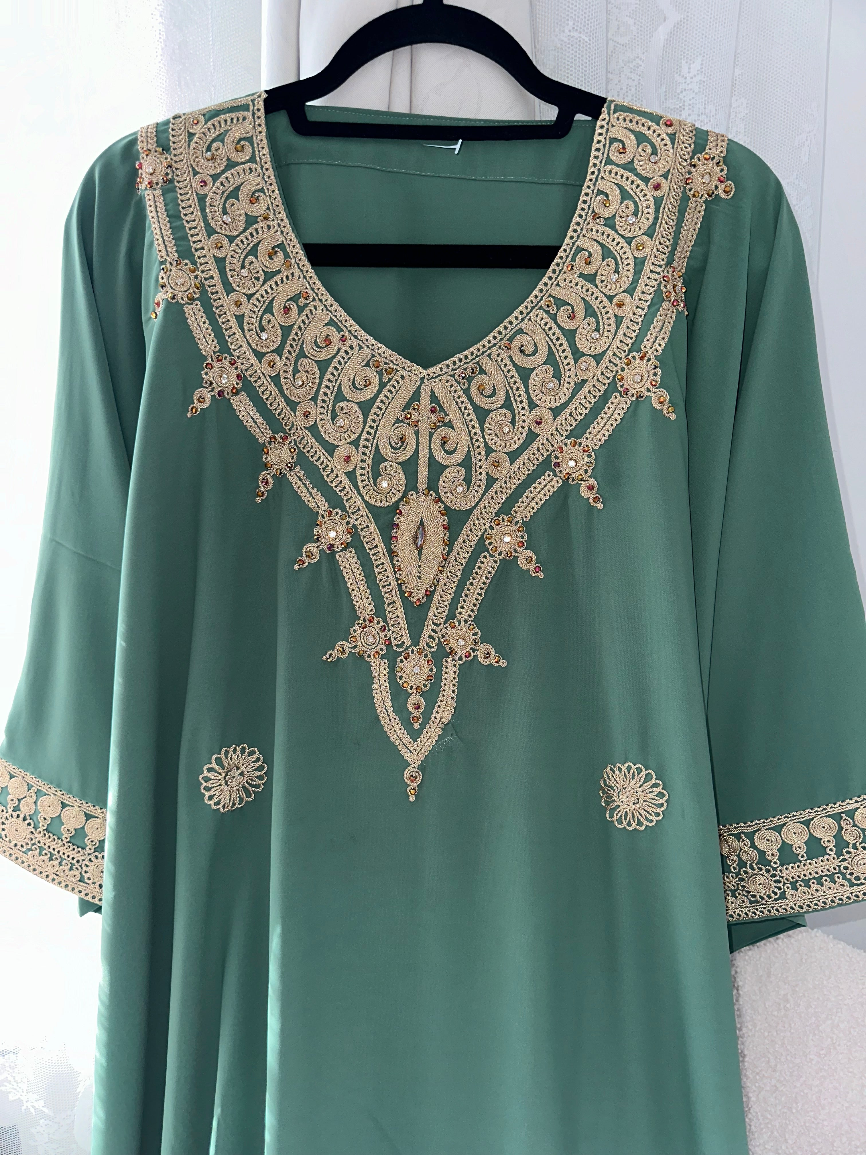 Die Farasha/Abaya Yara