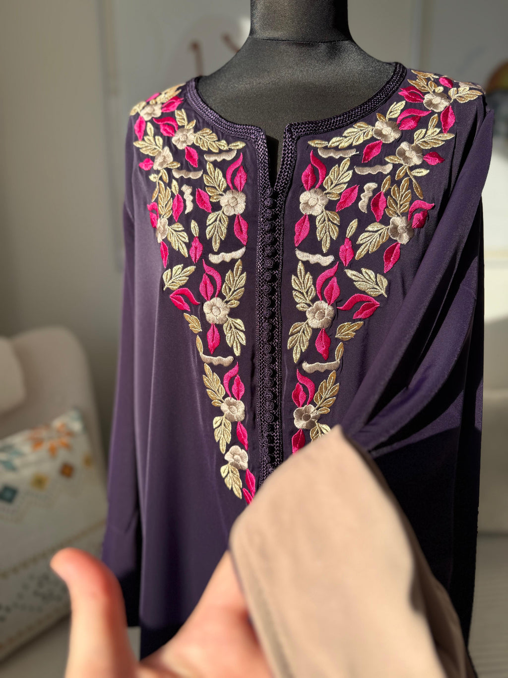 Kaftan Warda mit Blumen-Tarz (Stickerei)