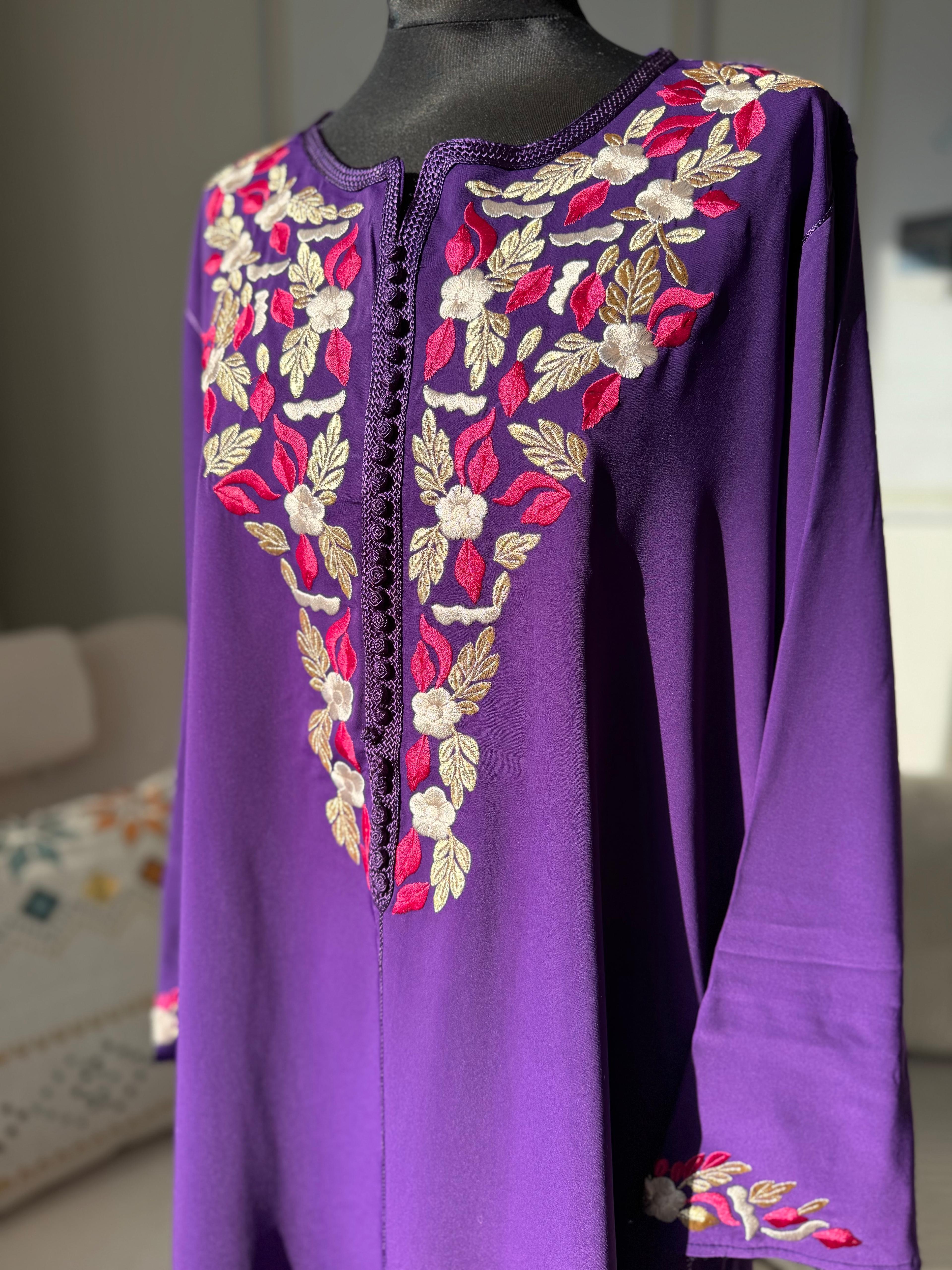 Kaftan Warda mit Blumen-Tarz (Stickerei)