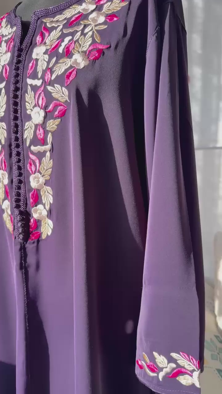 Kaftan Warda mit Blumen-Tarz (Stickerei)