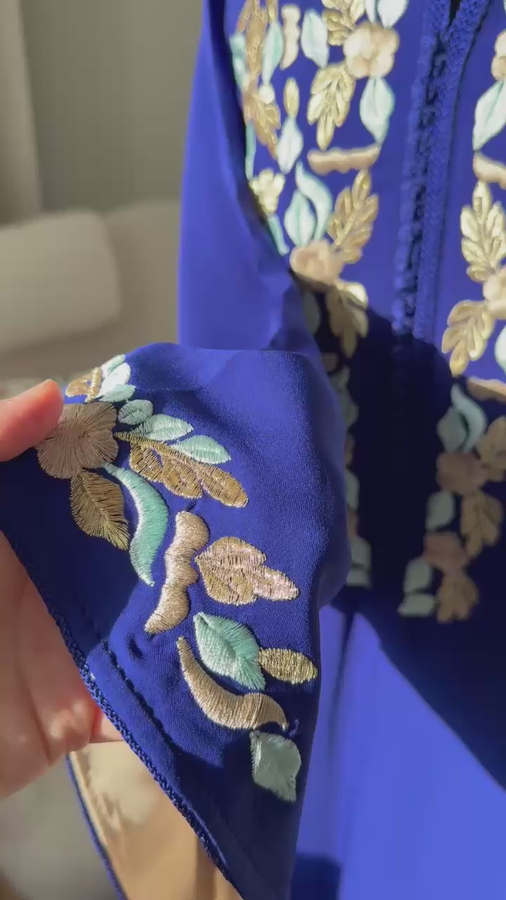 Kaftan Warda mit Blumen-Tarz (Stickerei)