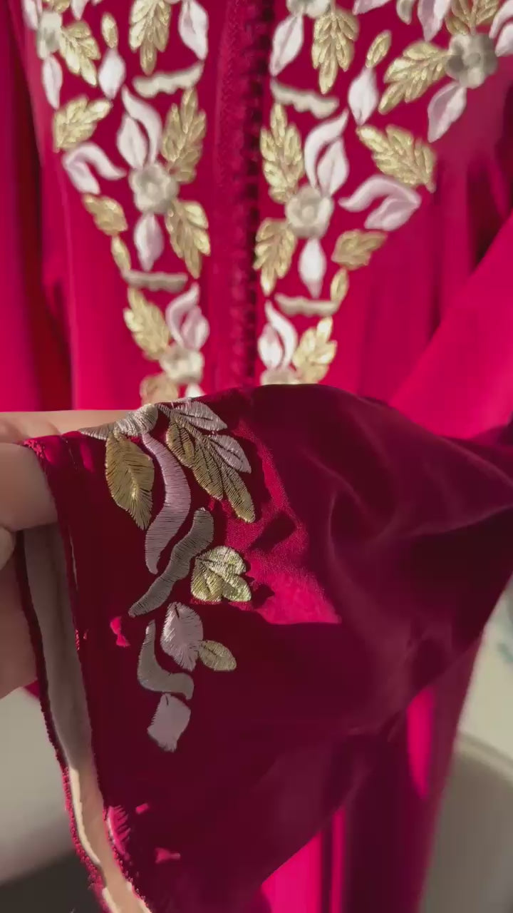 Kaftan Warda mit Blumen-Tarz (Stickerei)