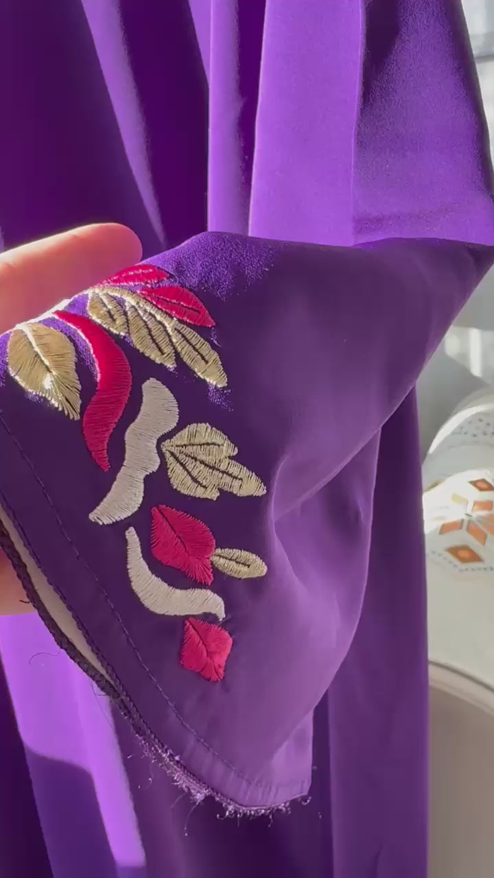 Kaftan Warda mit Blumen-Tarz (Stickerei)