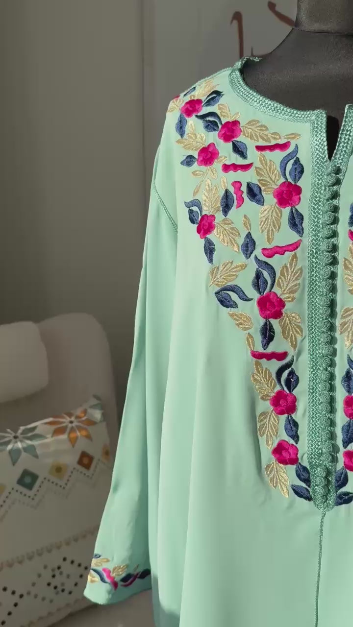 Kaftan Warda mit Blumen-Tarz (Stickerei)