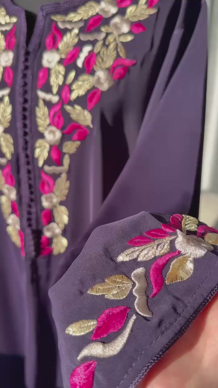 Kaftan Warda mit Blumen-Tarz (Stickerei)